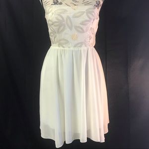 Miss Avenue White Flowy Sequined Flare Dress. Med